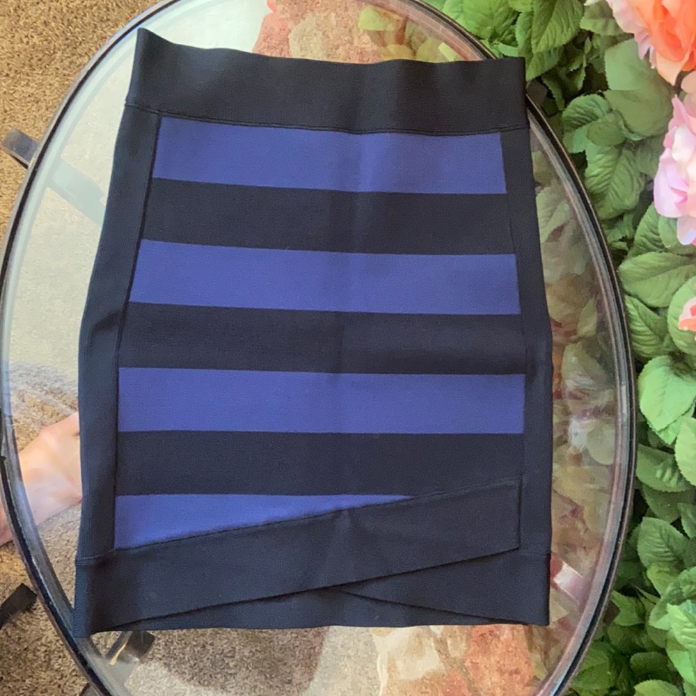 Bcbg maxazria small skirt blue and black